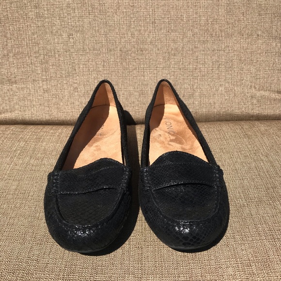 Vionic Shoes | Vionic Larrun Slip On Loafers Flat Black Snakeskin | Poshmark